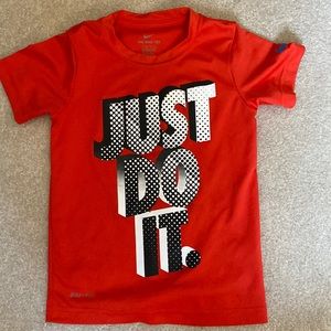 Boys Nike short sleeve tshirt